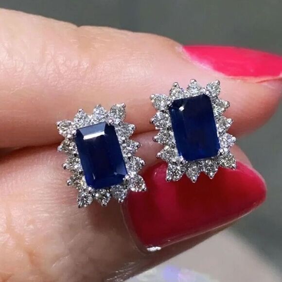 The Royal Blue Elegant stud earrings in 925 silver and cubic zirconia - Picture 1 of 5